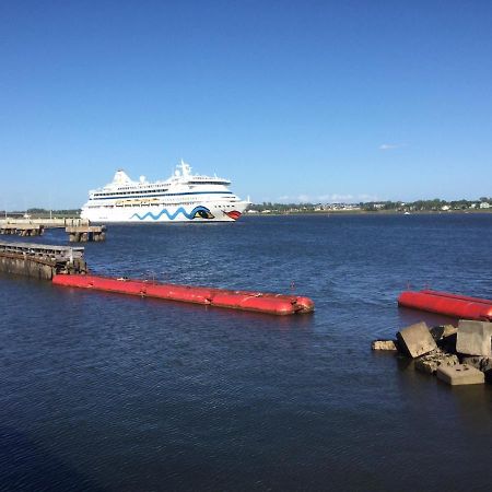 Water Suites Charlottetown Bagian luar foto