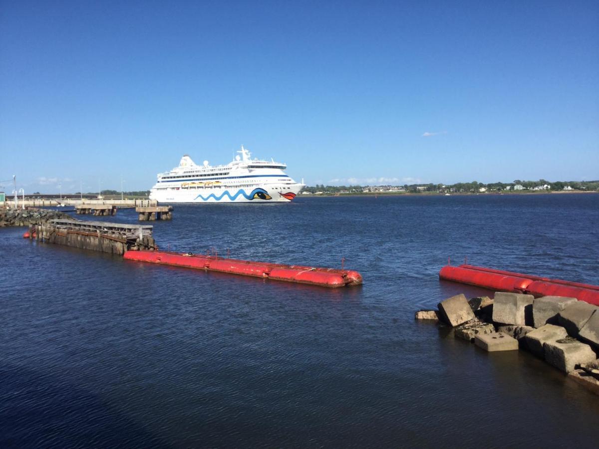 Water Suites Charlottetown Bagian luar foto