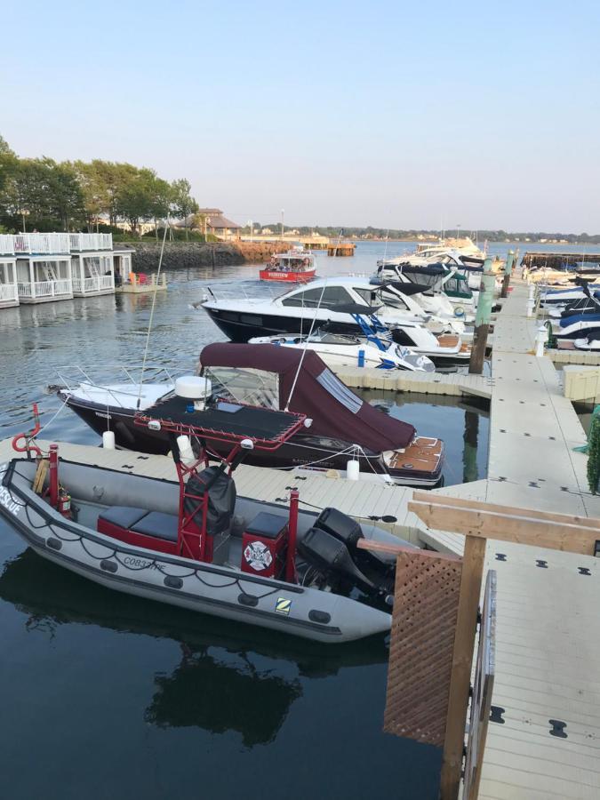 Water Suites Charlottetown Bagian luar foto