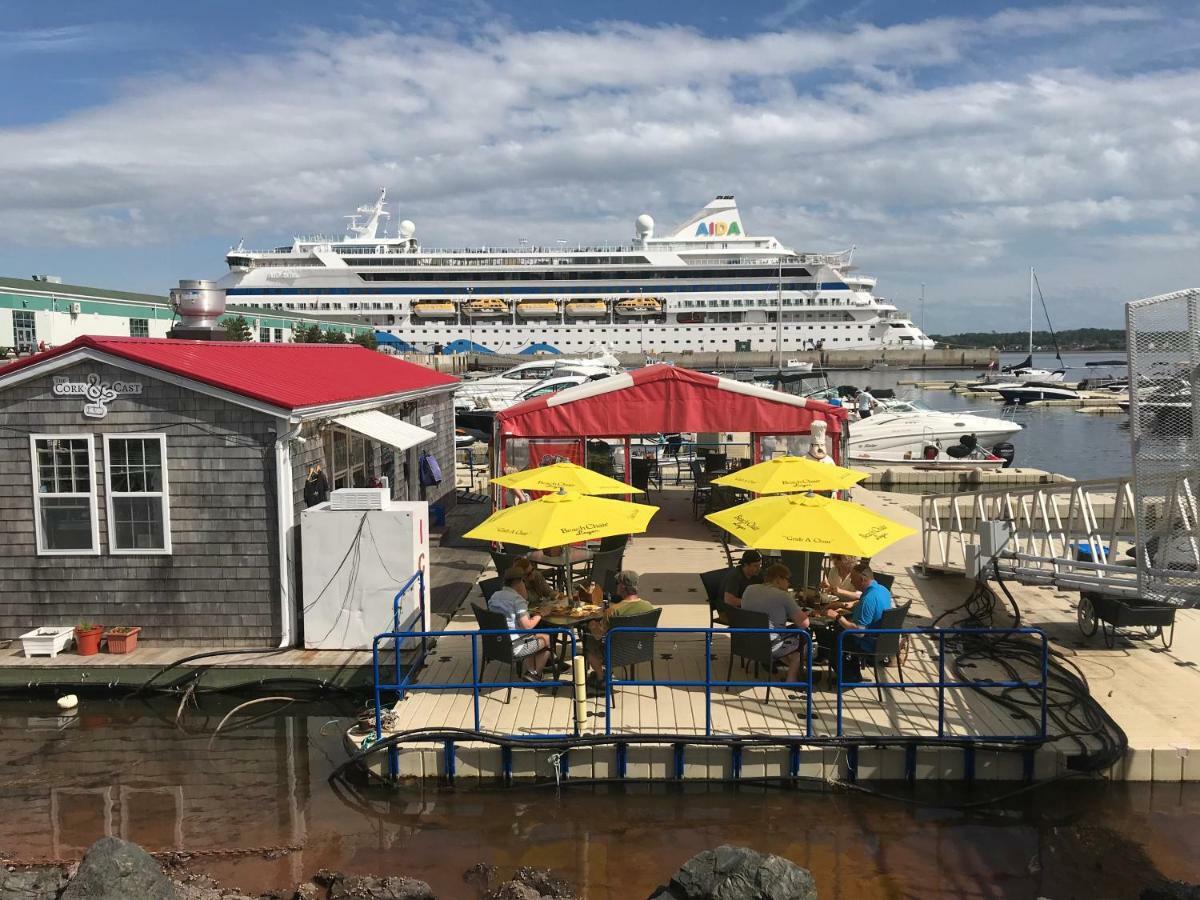 Water Suites Charlottetown Bagian luar foto